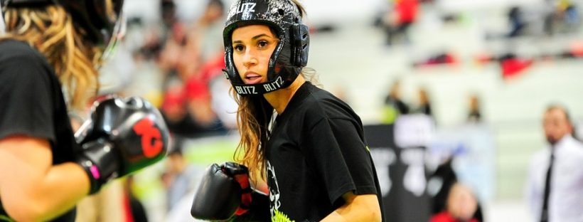 women boxing